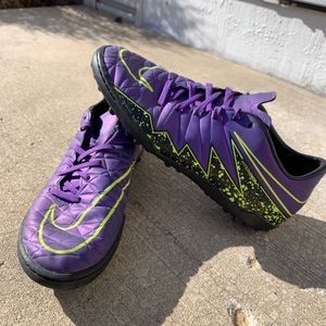 Nike hypervemon Grape/Volt TF soccer  (Men's 8)